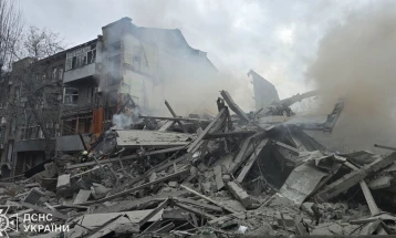 Украина информира за многу повредени во напад врз станбена област во Харков