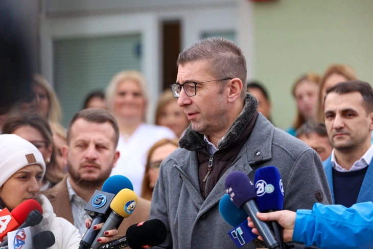 Мицкоски: На Бугарија и пречи македонскиот јазик во Акцискиот план за малцинства, жалам но друг јазик немаме