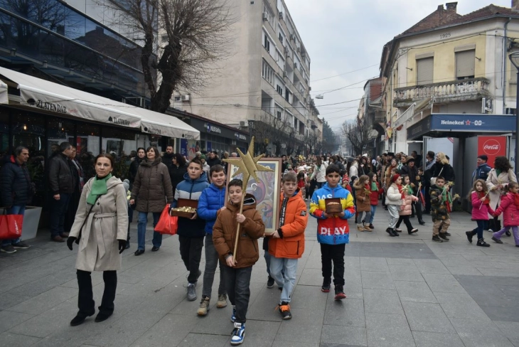 Во Струмица со Бадникарски концерт и поворка, но и со богата посна трпеза се одбележува Бадник