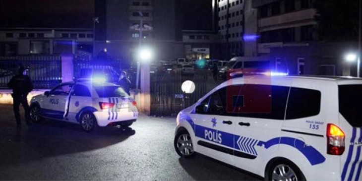 Armë të fshehura në një kamion u zbuluan në kufirin Turqi-Siri