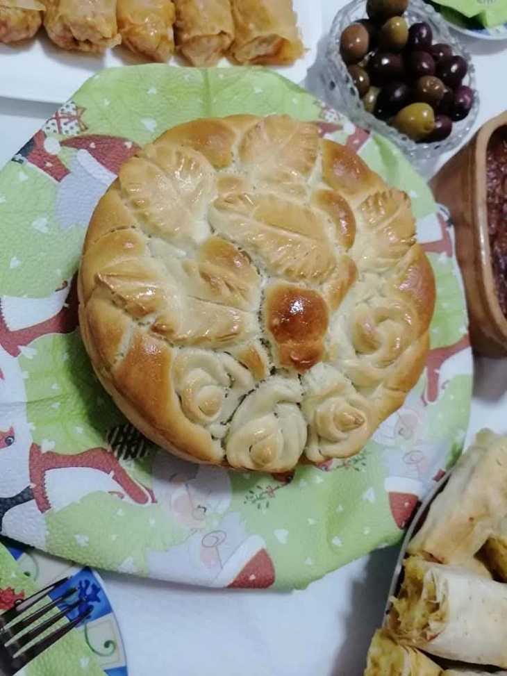 Одбележувањето на Бадник и Божик во Дебар продолжува, но со замрени традиции