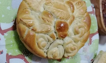 Одбележувањето на Бадник и Божик во Дебар продолжува, но со замрени традиции