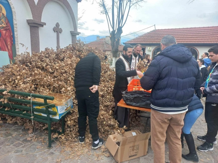 Обичаи - Кај и да си за Бадник дома да си…