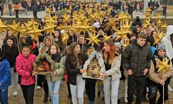 Подготовки за Бадникови поворки 2025, пештера на Христовото раѓање, креативни работилници и концерти