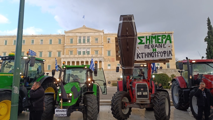 Грчките земјоделците веројатно во вторник ќе се сретнат со Мицотакис