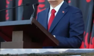 Presidenti i Shqipërisë u bëri thirrje banorëve të rajoneve të vërshuara t'i ndjekin udhëzimet e kompetentëve për gjegjës për evakuimin