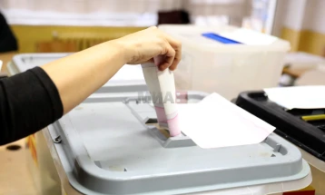 ДИК: Гласањето на болните, немоќните и затворениците за градоначалници во четири општини се одвива непречено