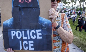 Анкета: Сè повеќе Американци се против тактиките на имигрантските власти