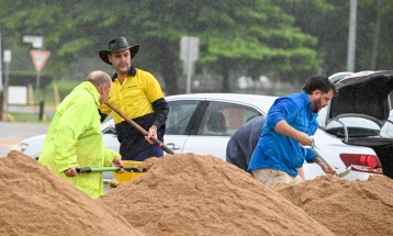 Илјадници домаќинства во Квинсленд останаа без струја по преминувањето на циклонот „Коџи“