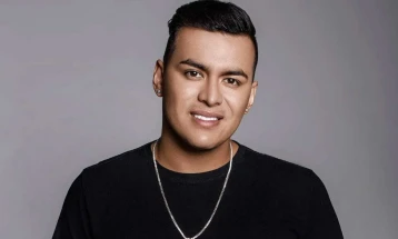 Шест лица загинаа во авионска несреќа во Колумбија, меѓу нив и познат пејач