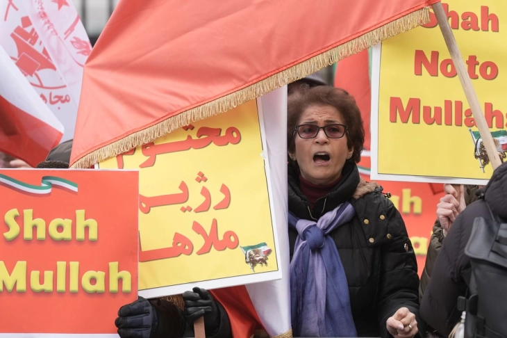 Qeveria britanike: Irani është shtet armiqësor, prioritet është tranzicioni paqësor i pushtetit