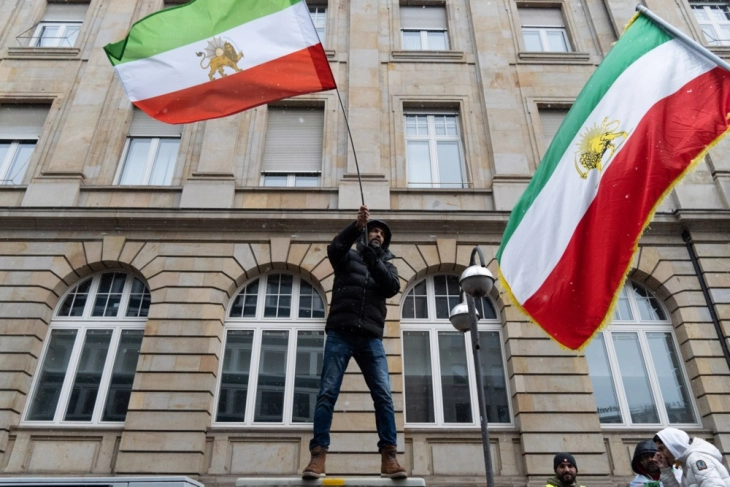 Iranianët u tubuan nëpër Evropë, Britani të Madhe, Australi në mbështetje të protestave