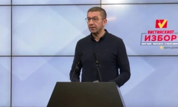 Mickoski: Fitorja e Jakupovskit për kryetar të komunës Mavrovë - Rostushë, gjykim i qartë i qytetarëve