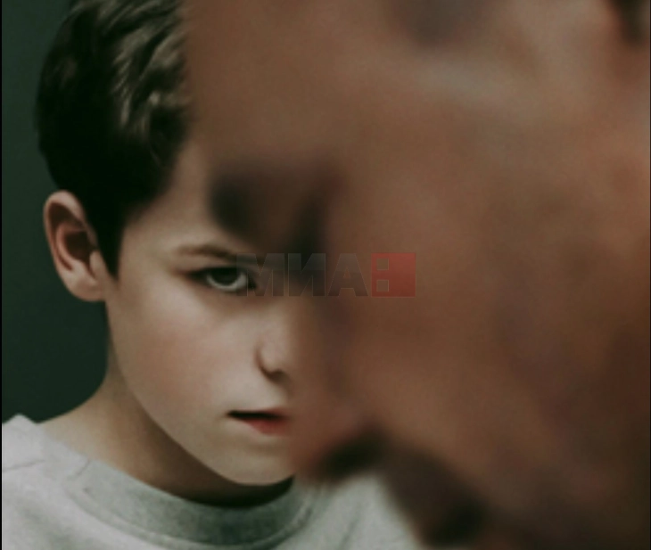 Ѕвездите на „Адолесценција“ блеснаа во ноќта на „Златните глобуси“