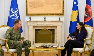 Presidentja e Kosovës, Osmani priti komandantin e Komandës së Forcave të Përbashkëta e NATO-s në Napoli, Admiralin Xhorxh M. Uikof