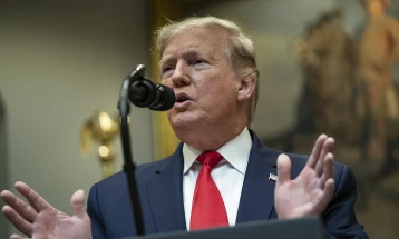 Tramp: Vendet që tregtojnë me Iranin do të paguajnë doganë prej 25 për qind