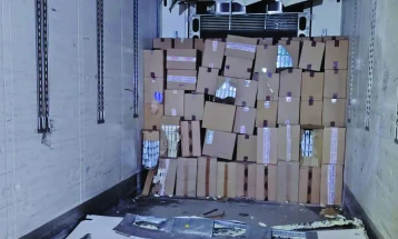 Drejtoria Doganore: Në vendkalimin kufitar Dojran është parandaluar kontrabandimi i 5.050 stefave cigare, privohet nga liria një shtetas serb