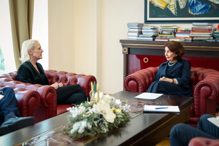 Амбасадорката Агелер на простална среба кај претседателката Сиљановска Давкова