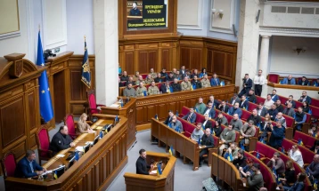 Parlamenti ukrainas nuk i miratoi ministrat e Mbrojtjes dhe të Energjetikës