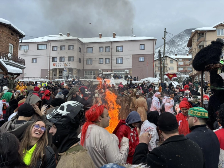 Me djegien e maskave dhe vallës së Vasilicës përfundon Karnavali i Vevçanit