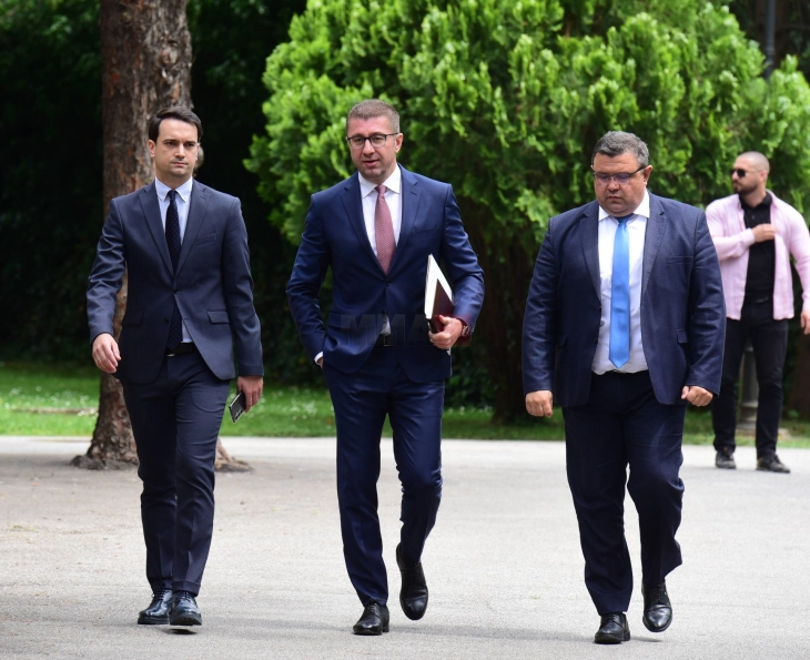 Takim i liderëve për ligjet reformuese dhe për heqjen e qeverisë teknike, nuk vjen vetëm Filipçe