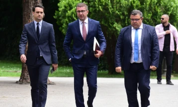 Takim i liderëve për ligjet reformuese dhe për heqjen e qeverisë teknike, nuk vjen vetëm Filipçe