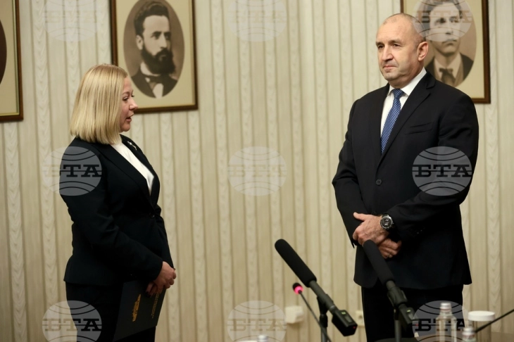 Радев го врачи вториот мандат за состав на бугарска влада, ПП-ДБ го врати нереализиран