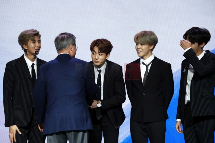 К-поп групата „БТС“ на светска турнеја во април