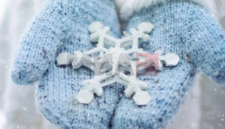 Mot i qëndrueshëm dhe më i ngrohtë deri të premten, gjatë fundjavës shi dhe borë në pjesët malore