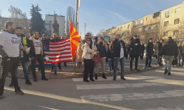 Повторно протест на кумановците пред зградата на УЈП