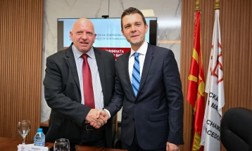 Министерот Муцунски ги продолжува посетите со бизнис-секторот, денеска средба со Стопанската комора