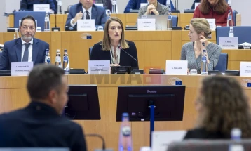 Liderët e partive politike në PE kërkojnë mbështetje konkrete nga BE-ja për Grenlandën dhe Danimarkën