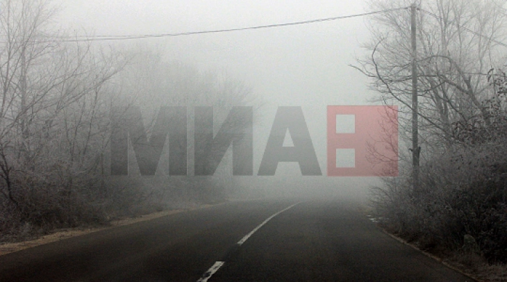 Në rrugën Resnjë - Makedonski Brod, dukshmëria është zvogëluar nga 100 në 150 metra për shkak të mjegullës