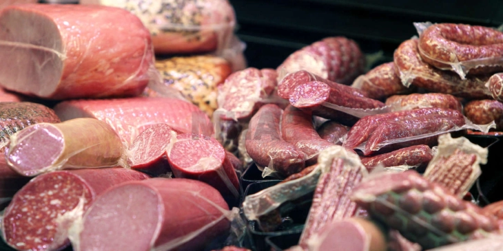 Гастроентеролозите предупредуваат: Сувомесните производи се најлоши за цревата