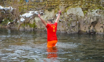 Светиот крст на Водици ќе биде положен во водите во Пробиштип и Злетово