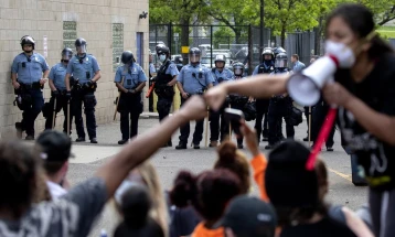 Trampi kërcënon se do të zbatojë Ligjin për kryengritje për shkak të protestave në Minesota