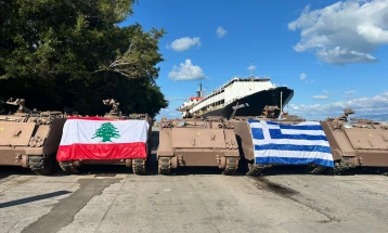 Грција испрати воена опрема - донација за Либан