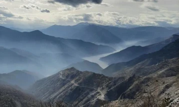 Mot me diell dhe me vranësira të vogla, temperatura e ditës deri 13 gradë