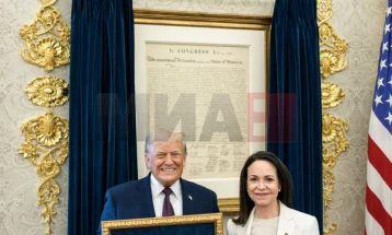 Maçado ia dorëzon Trampit çmimin Nobel për Paqe