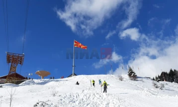 Më ftohtë në mëngjes në Berovë, 24 centimetra borë në Kodrën e Diellit