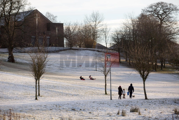 Mot i ndryshueshëm me shi, borë dhe mjegull - temperaturat në rënie