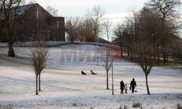Mot i ndryshueshëm me shi, borë dhe mjegull - temperaturat në rënie