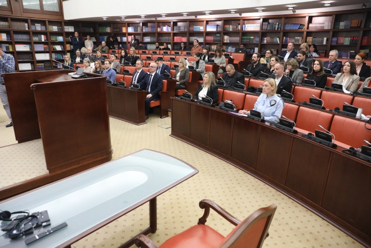 Në Kuvend filloi debati publik për propozim-ligjin për ndryshime dhe plotësime të Kodit Penal, janë paraqitur 13 persona