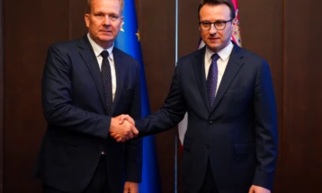 Во Белград средба на Соренсен со Петковиќ