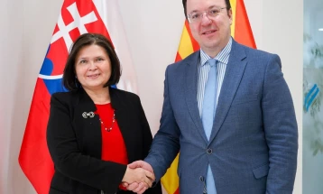 Nikolloski - Hricova: Nga marsi linjë e re ajrore Ohër - Bratislavë, do t'i rrisim lidhjet ekonomike dhe turistike mes dy vendeve