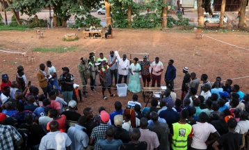 Најмалку седуммина загинати во немири по изборите во Уганда