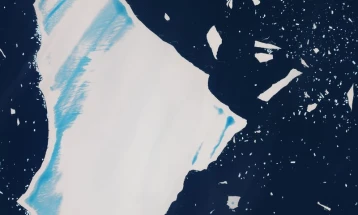 Поранешната најголема санта лед во светот видена од вселената како се распаѓа