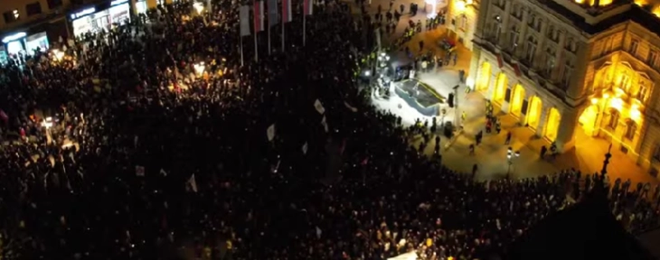 Во Нови Сад почна протест под мотото „Што значи победа?“ на кој повикаа студентите во блокада