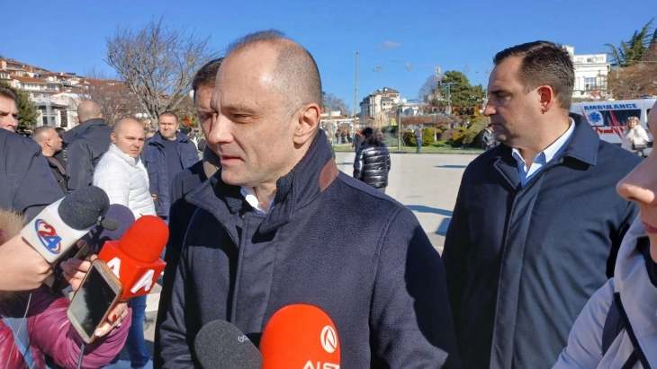 Филипче од Охрид: Дискусии да, но за прашања од интерес на сите граѓани