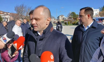 Филипче од Охрид: Дискусии да, но за прашања од интерес на сите граѓани